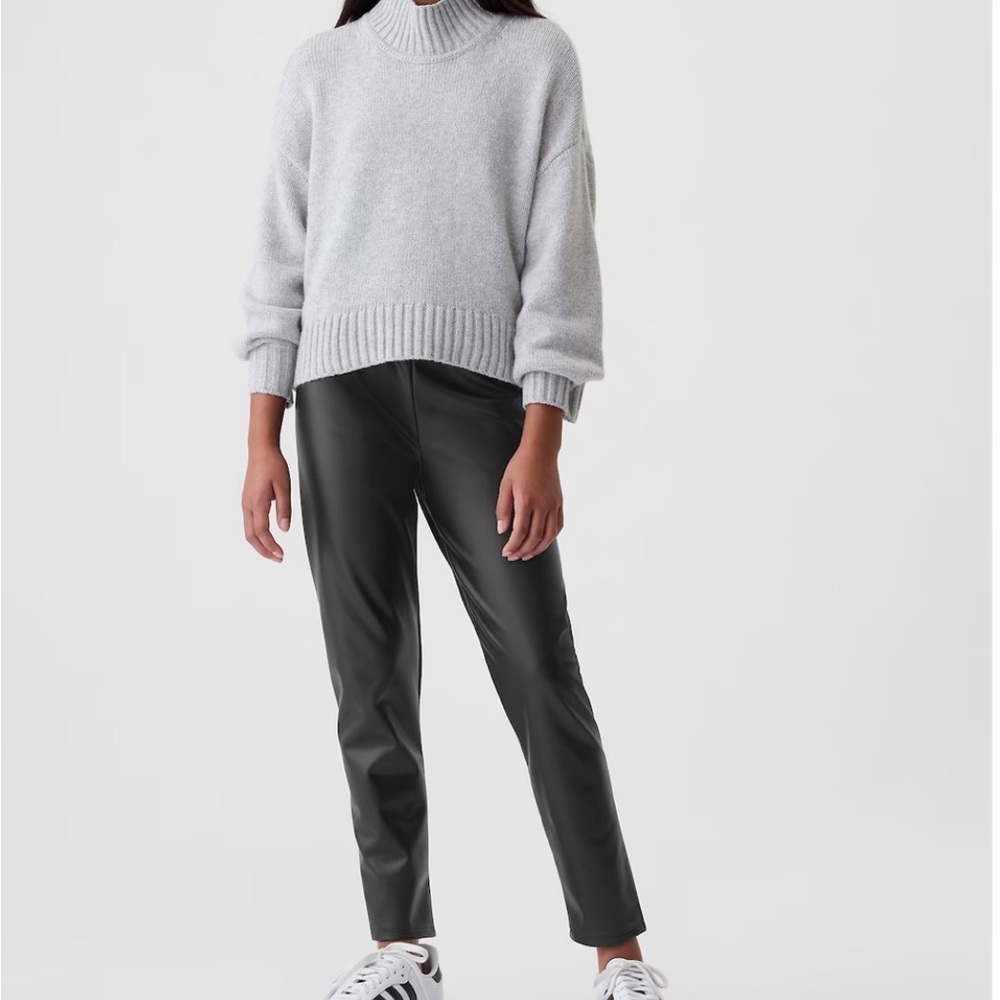 ❤️2/$14 or 3/$21❤️ NWT Baby Gap Black Vegan Leather Leggings, Size 4
